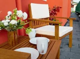 Modern 2-Bedroom Apt STARLINK WIFI AC North Paramaribo