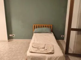 Stanza con bagno privato in appartamento condiviso