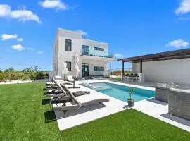 Stylish Villa Near Grace Bay, Private Pool & BBQ