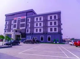 EE29 Hotel and suite
