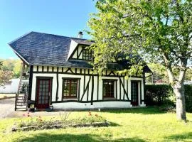 Holiday Home Normannisches Haus mit großem Garten in der Nähe von Paris by Interhome