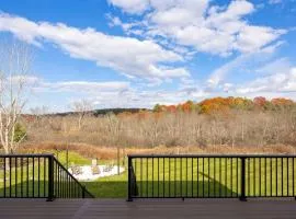Luxury 4BR in Hudson Valley on a 8 Acre Estate - Hot Tub, Large Firepit, Oversized 38 Ft Deck!