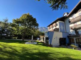 Hotel alle Rose Family inspired garden and spa, hotel en Cavedago