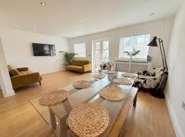 Stylish 3 Bedroom Townhouse in Central Swanage