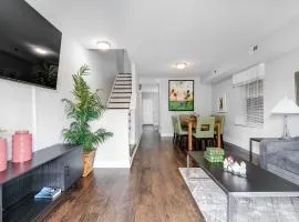 Spacious 6BR Family Sleeps Groups Parking
