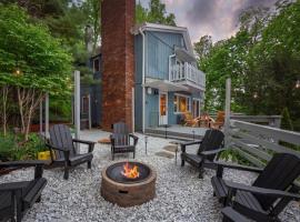 Game Room & Mini Golf Hot Tub Fire Pit, hotel v mestu Arden