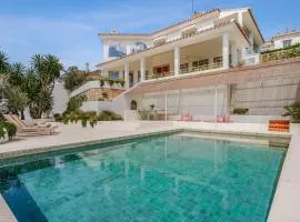 Luxury Villa & private pool by ELE Apartments