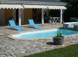 Villa avec piscine privée à Petit-Bourg, 100 m²