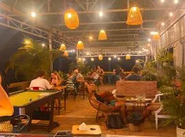 Social Backpacker Hostel & Rooftop Bar