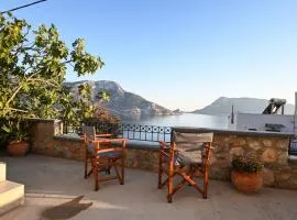 Skalia Mountain Sea Serenity