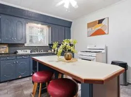 Affordable Private Room Near Downtown