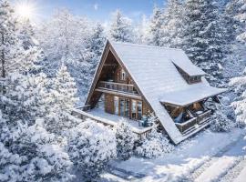 Klimatyczna Chatka u Podnóża Góry, hotel di Porąbka