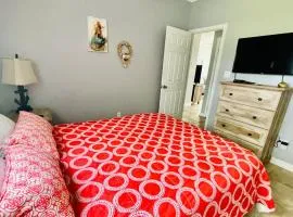 146 Beau Clair - Beachside Townhome with Pool in Long Beach