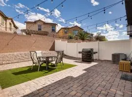 Twin Townhomes in Henderson: 12 Mi to Lake Mead!