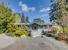 Walkable, Dog Friendly! Friday Harbor Stay w/ Deck
