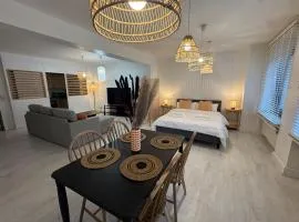 Grand Rue Studio - sleeps 4