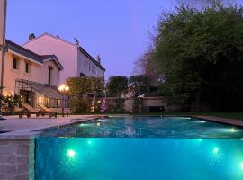 Les Ecuries de Rigny, Suite haut de gamme avec spa privatif et piscine au coeur d'un jardin arboré, hotel em Nancy