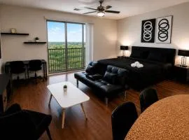 Luxe Nest | King Studio Downtown 2A