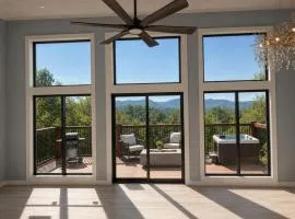 The Overlook on Douglas Lake with Hot Tub and Firepit