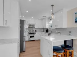Waterfront 4BR Chefs Kitchen Lanoka Harbor Getaway