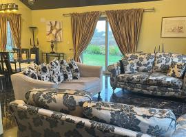 Bungalow Sleeps 2 with Garden and Parking, hotel a Tulla