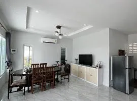R-Rich Homestay อาริชโฮมสเตย์