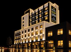 LIV Hotel Bronx GRAND OPENING, hotel em Bronx
