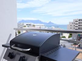 2 Bedroom Bloubergstrand Apartment with Ocean Views, hotel i Bloubergstrand