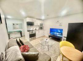 Stylish Home Near Moncton Airport, hotelli kohteessa Dieppe