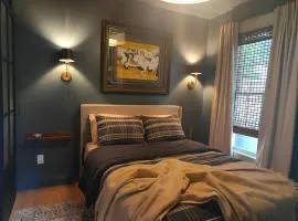 The Birdhouse - Cozy Garden Cottage Retreat in Richmond