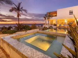Topia Retreat - Surf Suite Sur