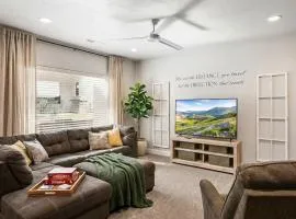 Perfect Family Getaway with Pool, Lazy River & Gym