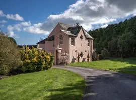 Luxury 1 bedroom converted stable, self-catering accommodation near superb Kinsale