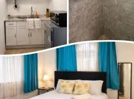 Burwood Breeze Retreat 5 mins to beach AC WiFi