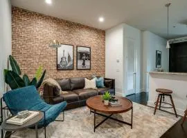 Lofts At 30th - Urban Sky Suite - Mins to Broadway