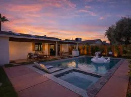 Aura - Private Pool & Spa - Minutes to Old Town