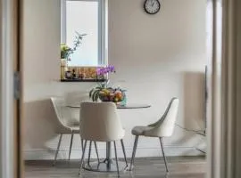 Modern 2BR apartment in Maidenhead Sleeps 6