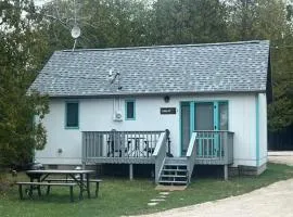 Sunset Shores - Chalet Cabin #3 by Simple Life Rentals