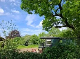 Roulotte - tiny house de la Ferme de la Chevêche