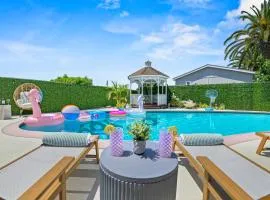 Ultimate Group Getaway - Pool, Spa, Views, Games!