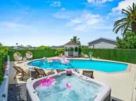 Ultimate Group Getaway - Pool, Spa, Views, Games!