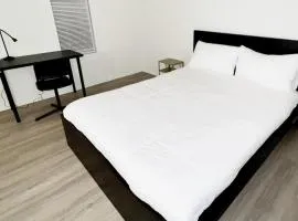 Three Bedroom Walk to Strip & MGM Casino