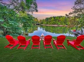 Wet Feet Retreat - Beautiful lake house with incredible views and dock