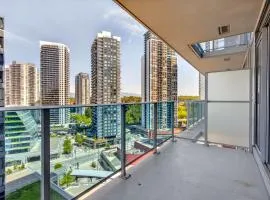 Cozy 1BR Condo in Surrey Modern & Central