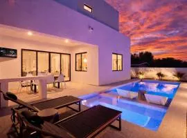 Sunrift-Private Pool & Spa-Walk to Old Town