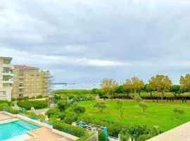 Appartement 1 chambre Vue mer piscine parking