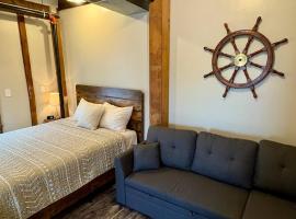 Paddle Wheel Suite-Potter’s Mill, готель у місті Bellevue