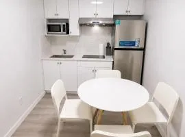 Cozy Vancouver 2BR Suite Near Joyce Station