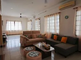 Sentul KL Private Cozy Bungalow Homestay - Free Parking & Wifi