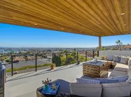 Harbor View - stunning 3 Bedroom 2.5 Bath modern home with panoramic views